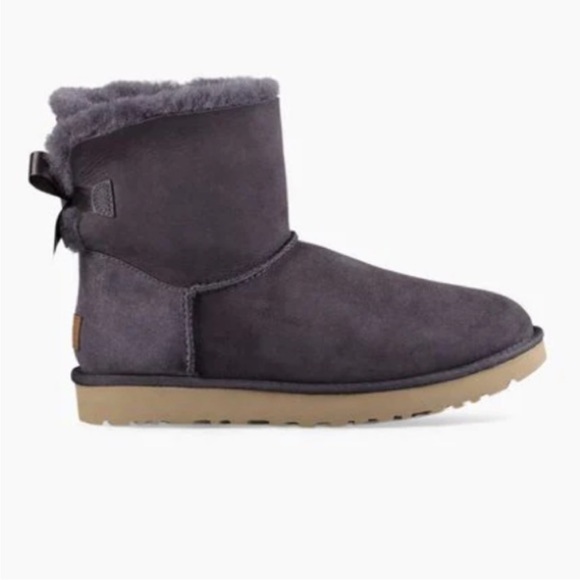 *NEW* Ugg Bailey Bow ll - Picture 3 of 14